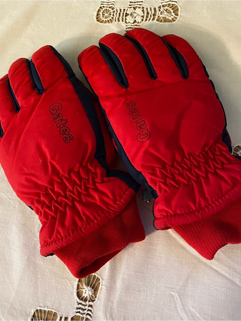 GATES Ladies M Red Snow Gloves